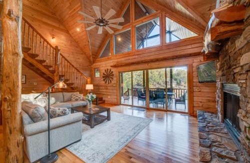 Necowa Cove House | Heaven on the Lake
