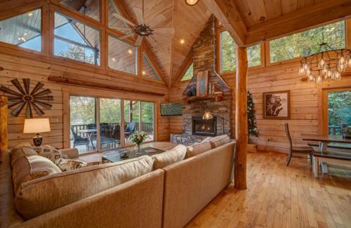 Necowa Cove House | Heaven on the Lake