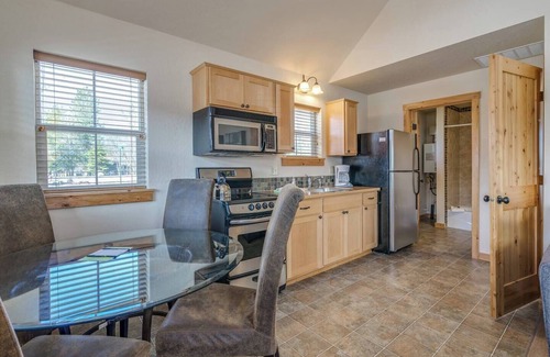 Sandpoint House | Heaven Sent - Courtyard Beach Bungalow