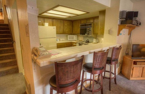 Tahoe Village Condo | Heavenly Chairview Condo - Steps to Skiing