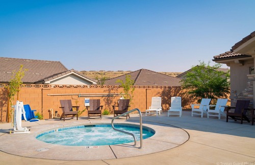 Sienna Hills House | Heavenly Comfort @ Hell Hole Trail 5 Bedroom Home by Redawning