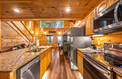 Sevierville Cabin | Heavenly Heights by Ghosal Luxury Lodging