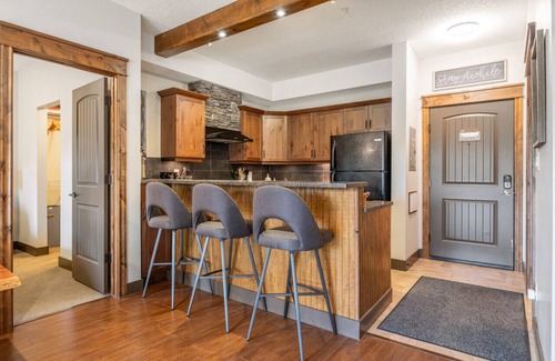East Kootenay Apartment | Heavenly Mountain Hideaway | Pool | Hot Tub