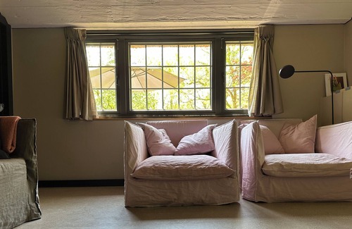 Wewelsfleth House | Heavenly thatched cottage - directly on the dike and at the gates of Hamburg.