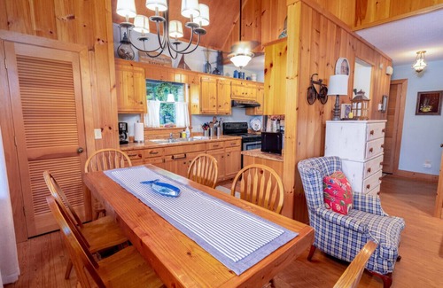Mountain Rest Cottage | "Heaven’s Hideaway" Lake Front Cottage