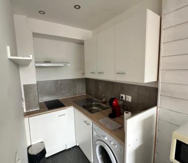 Gex Apartment | HeberGeneve : Balcon sur le Jura