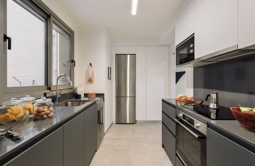 Gracia Apartment | Hebron - 2 bedrooms and office in Gràcia