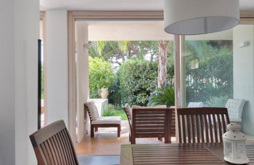 Mondello Apartment | Hector's House by DomuSicily