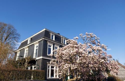 Cronenberg House | Heideschlösschen in Wuppertal-Cronenberg