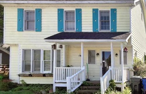 Northeast Raleigh House | Heidi's Haven. Charming 3-bedroom house. Northeast Raleigh. 9 mins from downtown