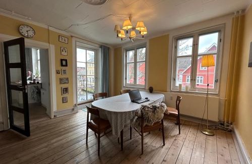 Svendborg Apartment | Hel bylejlighed i det gamle pulsernede Svendborg