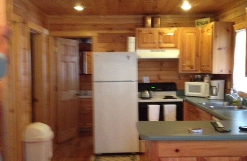Helen Cabin | Helen GA Cabin with Hot Tub & Babbling Brook, Near Downtown-Alpenhaus Cabins