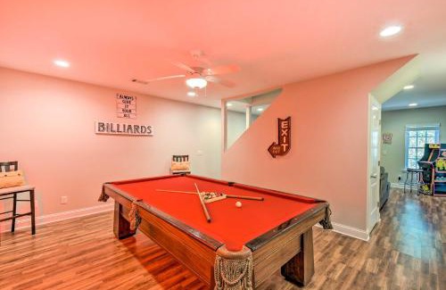 Helen House | Helen Retreat with Hot Tub, 2 Mi to Downtown!