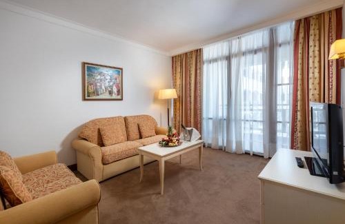 Sunny Beach Resort | Helena Sands