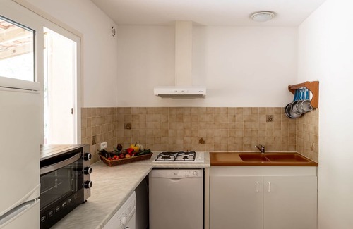Cargese Apartment | Helios2 4/6pers -2 bedrooms - beach 5 mn walk, heated pool 28 degrees