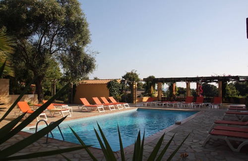 Cargese Apartment | Helios2 4/6pers -2 bedrooms - beach 5 mn walk, heated pool 28 degrees
