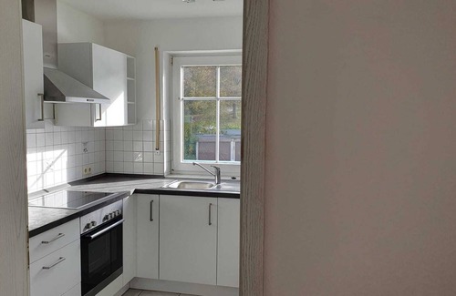 Donaueschingen Apartment | Helle 2,5 Zimmer Wohnung, neu Möbliert mit Großem Balkon, 5 Min. bis zur City