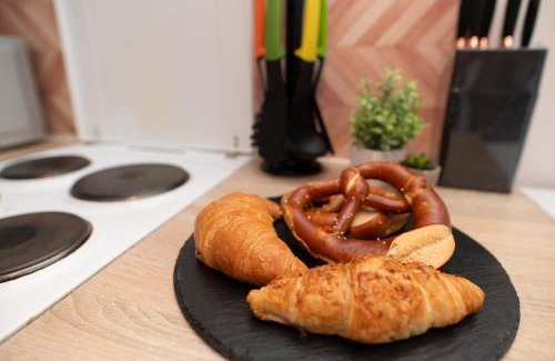Ruesselsheim Apartment | Helle Wohnung mit Balkon perfekt für Monteure und Arbeiter