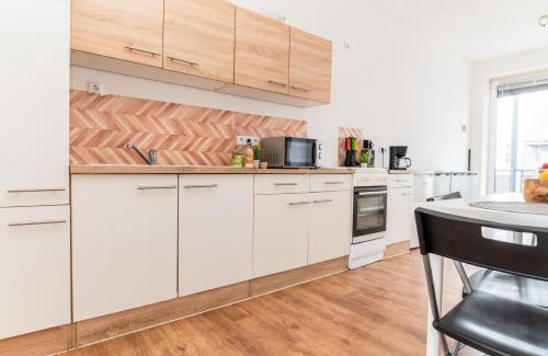 Ruesselsheim Apartment | Helle Wohnung mit Balkon perfekt für Monteure und Arbeiter