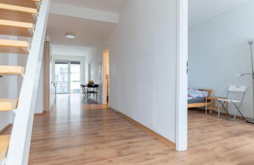 Ruesselsheim Apartment | Helle Wohnung mit Balkon perfekt für Monteure und Arbeiter