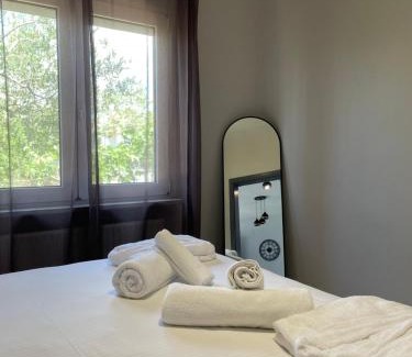 Ofrinion House | Hellens Villa