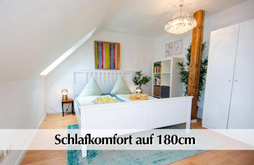 Andreasvorstadt Apartment | Helles 80m2 Maisonette-Loft mit Balkon, Kingsize Bett, Smart-TV, etc