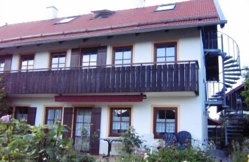 Chieming Apartment | Helles und gemütliches Dachstudio