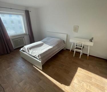 Gelnhausen Other | Helles Zimmer in Wohnung mit Balkon
