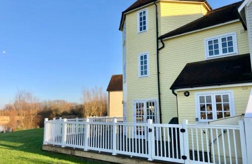 Ampney Crucis House | Hello ! and welcome to Solius Lodge