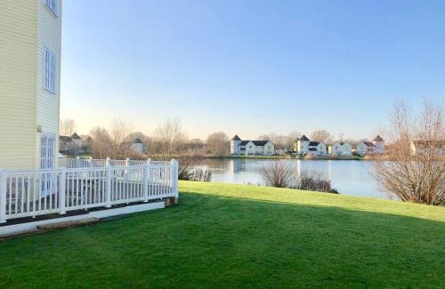 Ampney Crucis House | Hello ! and welcome to Solius Lodge