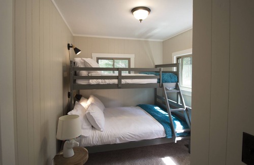 Irons Cabin | ☀️Hello Sunshine Cabin☀️Private Forest Retreat