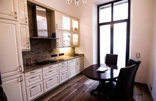Friedrichstadt Apartment | Helvetia Suites