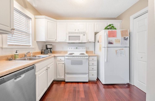 Fuquay-Varina House | Hemingway’s Hideaway | 2BR w/King + Pvt Patio