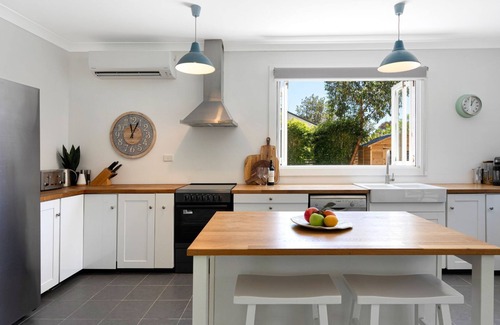 Culburra Beach House | Hemingways Lakehouse