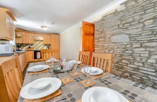 Silian House | Hen Ysgubor - Three Bedroom House, Sleeps 6