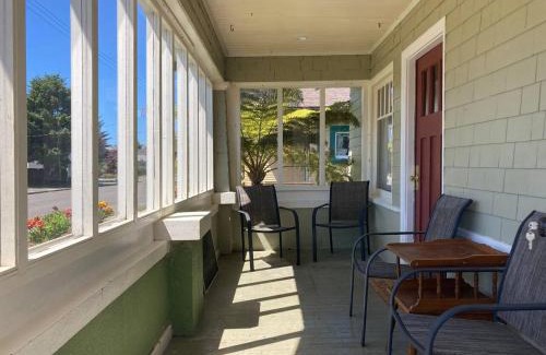 Eureka House | Henderson Hideout Hot Tub and Pet Friendly.