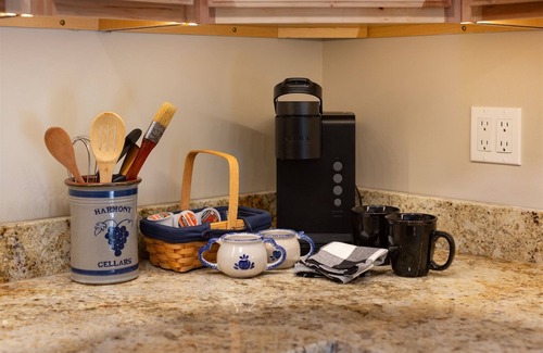 Hendersonville House | Hendo Condo on the Ecusta Trail, pet friendly