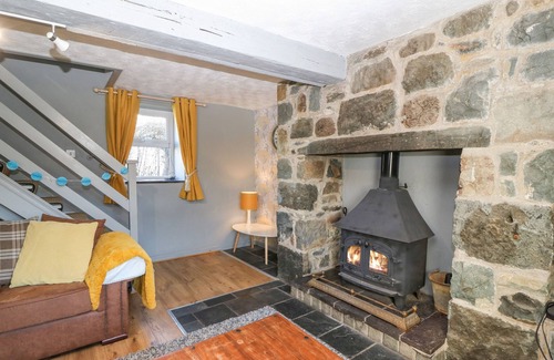 Brynrefail House | HENDRE, pet friendly, character holiday cottage in Y Felinheli
