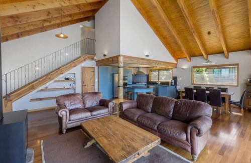 Queenstown House | Hensman Heights- family home with outdoor spa pool