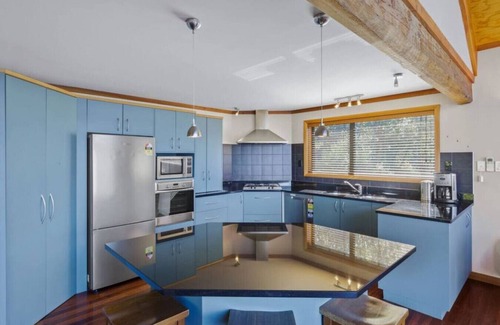 Queenstown House | Hensman Heights- family home with outdoor spa pool