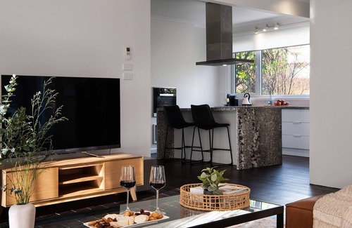 Hepburn Springs House | Hepburn Springs Retreat- stylish & light-filled