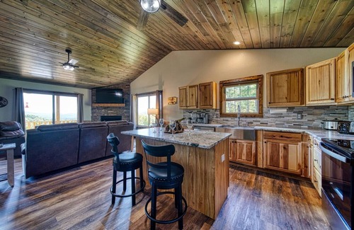 Upper Peachtree Cabin | Her Endless Views, the name says it all