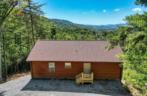 Upper Peachtree Cabin | Her Endless Views, the name says it all