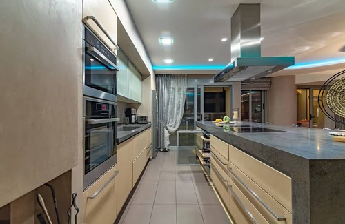 Heraklion Apartment | Heraklion Gem Relaxing Getaway Near the Sea