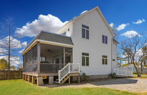 Chincoteague House | Herbie's Hideaway - Water views & Screened porch!