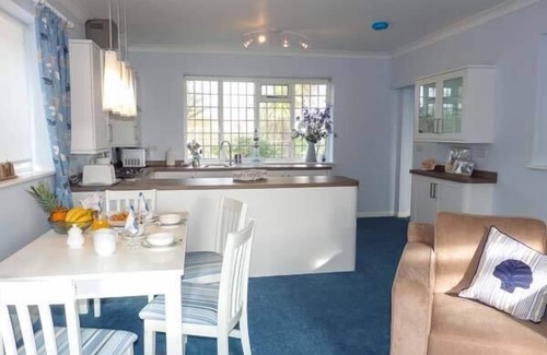 Cooden Cottage | HERBRAND HOUSE, luxury holiday cottage, with a garden in Cooden Beach