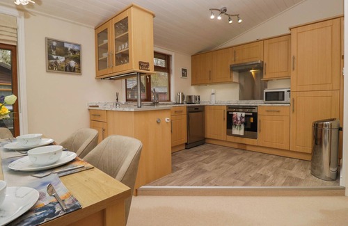 Troutbeck Bridge Cottage | HERDWICK LODGE, family friendly, with pool in Troutbeck Bridge