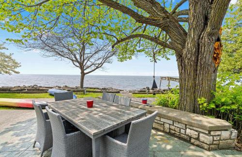Egg Harbor House | Here Comes the Sunset by Simple Life Rentals