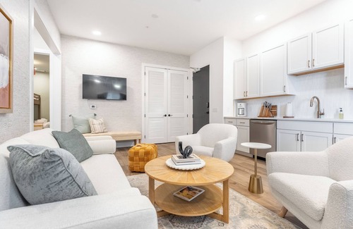 East Nashville Condo | Here You Come Again - East Nashville Condo