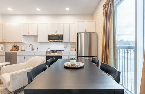 East Nashville Condo | Here You Come Again - East Nashville Condo